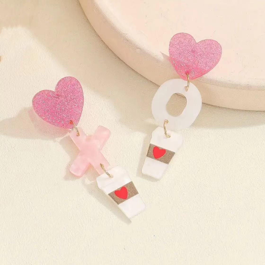 Acrylic Peach Heart XOXO Red Lips Love Earrings (Minimo de compra 2) MYA-AnD008