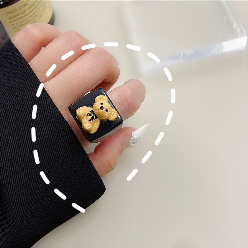 Resin Vintage Bear Ring MIC-JianY002