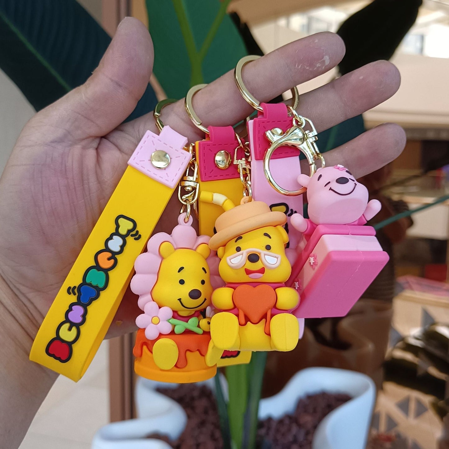 PVC cartoon Winnie Bear keychain (Minimo de Compra 2) MIC-KuangK003