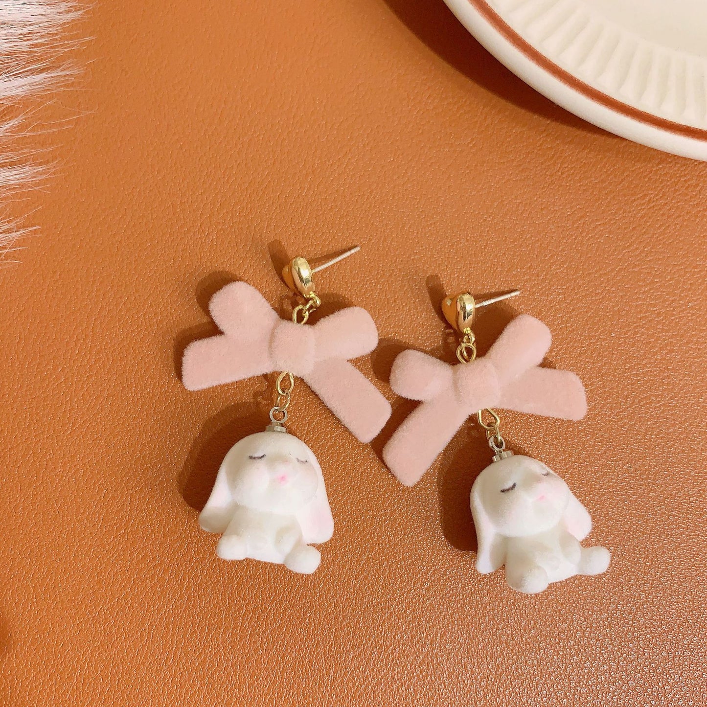 Flocking New Bow Long Rabbit Earrings (Minimo de Compra 2) MIC-YouX007