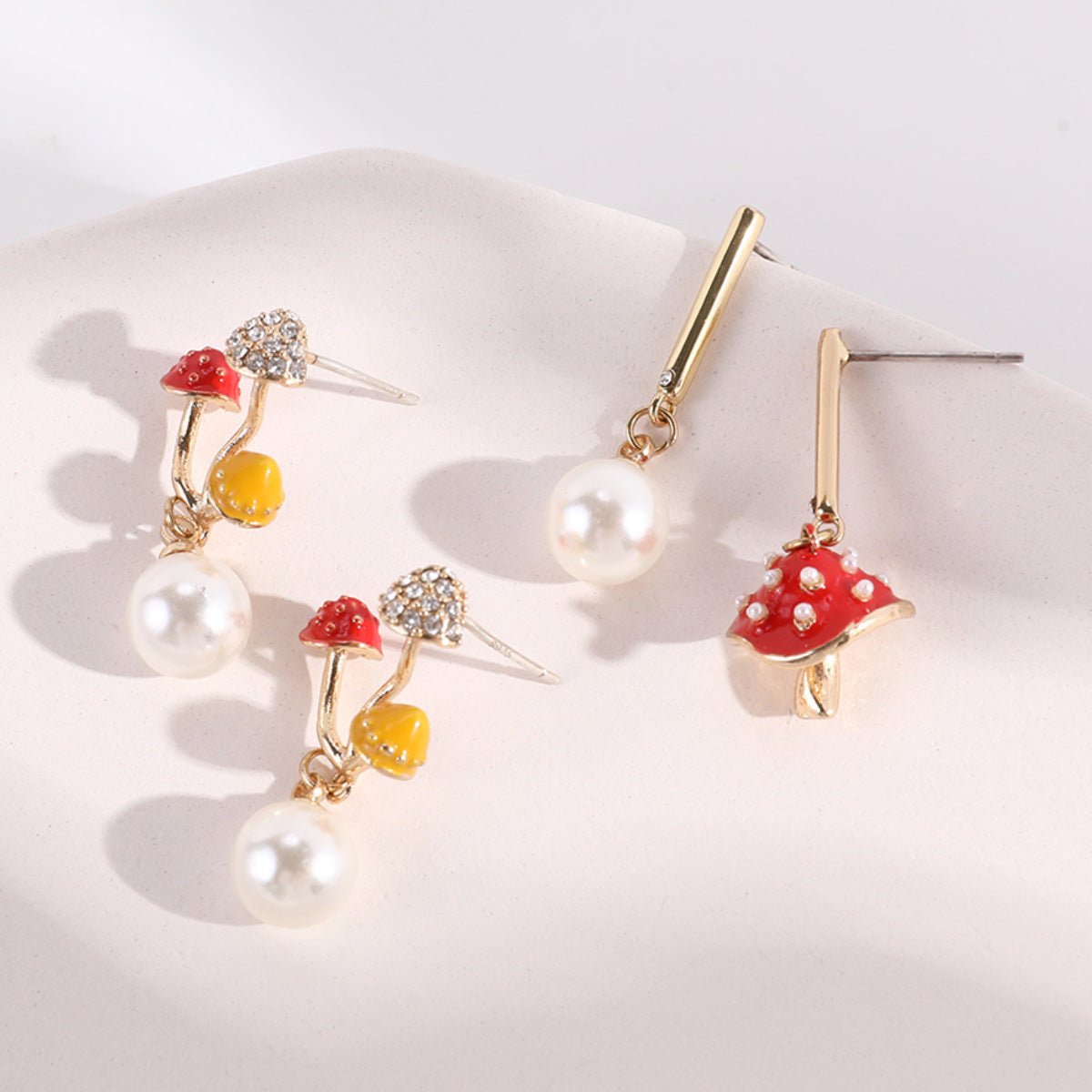 Alloy Diamond Red Mushroom Earrings MIC-ZhongY002