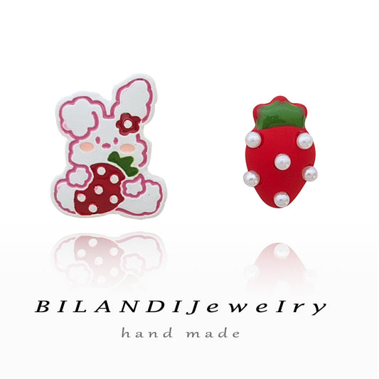 Alloy Strawberry Rabbit Earnails (Minimo de Compra 2) MIC-BLD051