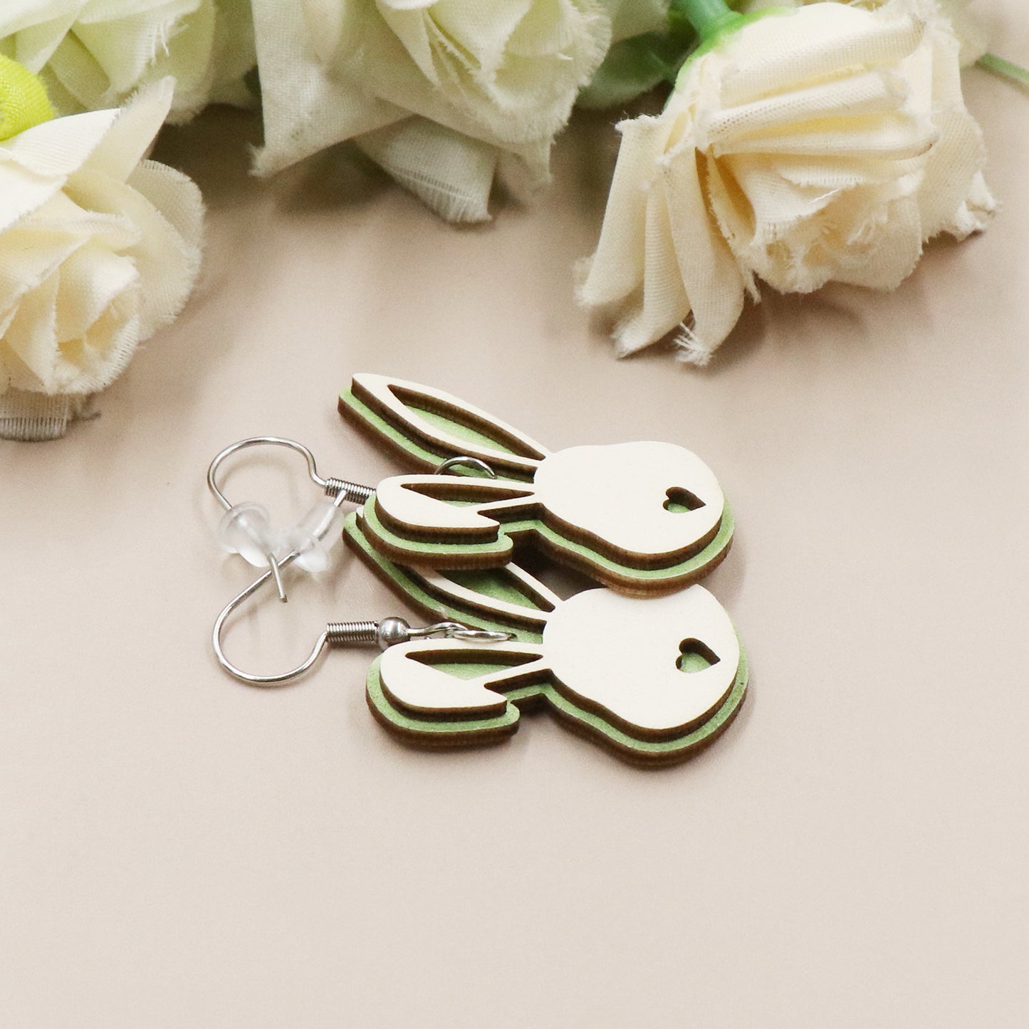 Acrylic Sweet and Cute Rabbit Earrings (Minimo de compra 5) MYA-XiaoY078