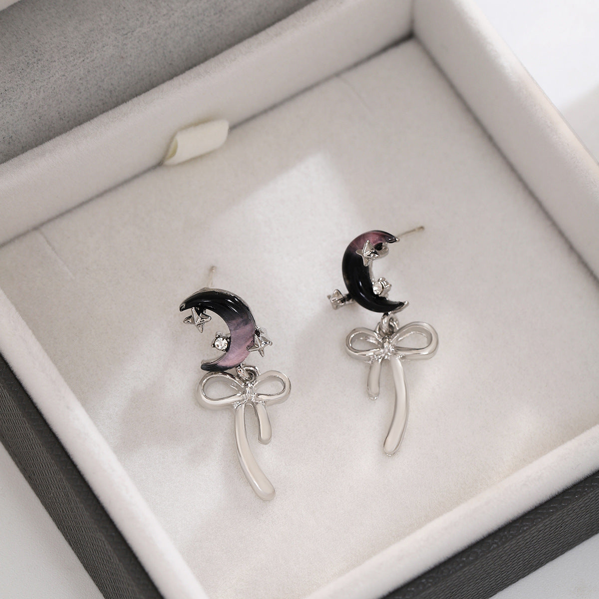 Alloy gradient contrasting moon earrings MIC-MDD176