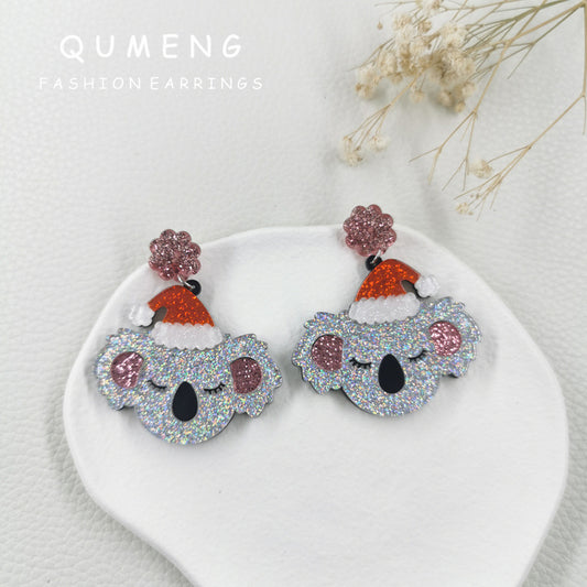 Acrylic Christmas hat koala earrings (Minimo de Compra 2) MIC-QingM012