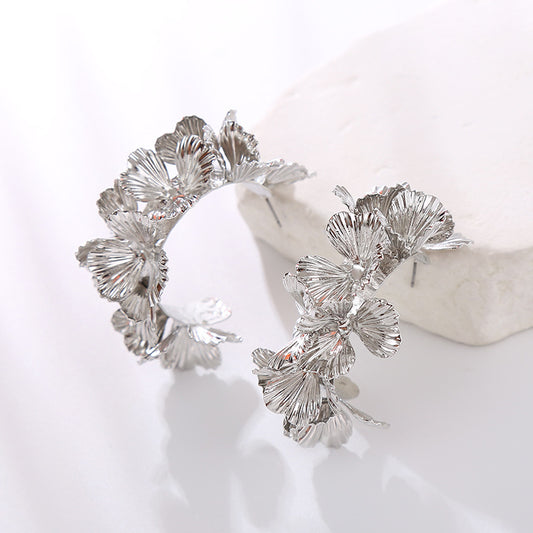 Alloy New Flower C-shaped Earrings (Minimo de Compra 2) MIC-HeM008