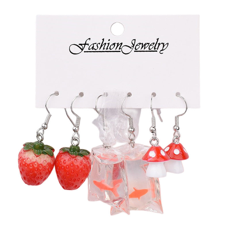 Resin Strawberry Little Yellow Duck Earnails MIC-XunT008