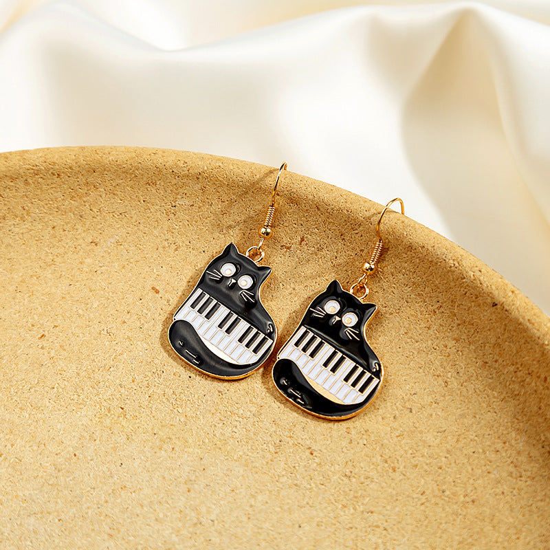 Acrylic black and white cat earrings MIC-HongC032