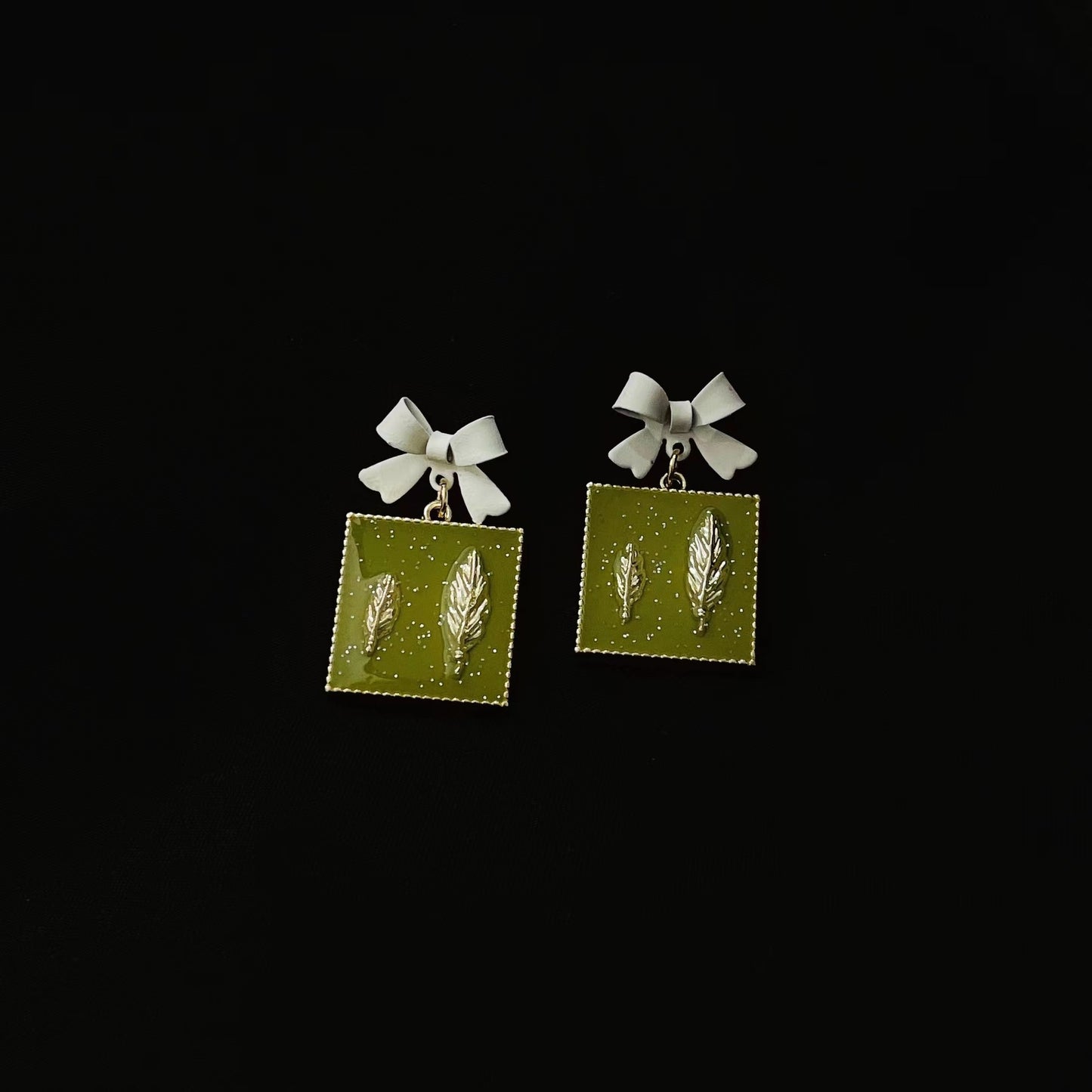 Resin cute small fresh earrings (Minimo de Compra 2) MYA-WWHM044