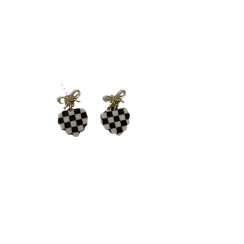 Acrylic love black and white plaid earrings MIC-JunH006