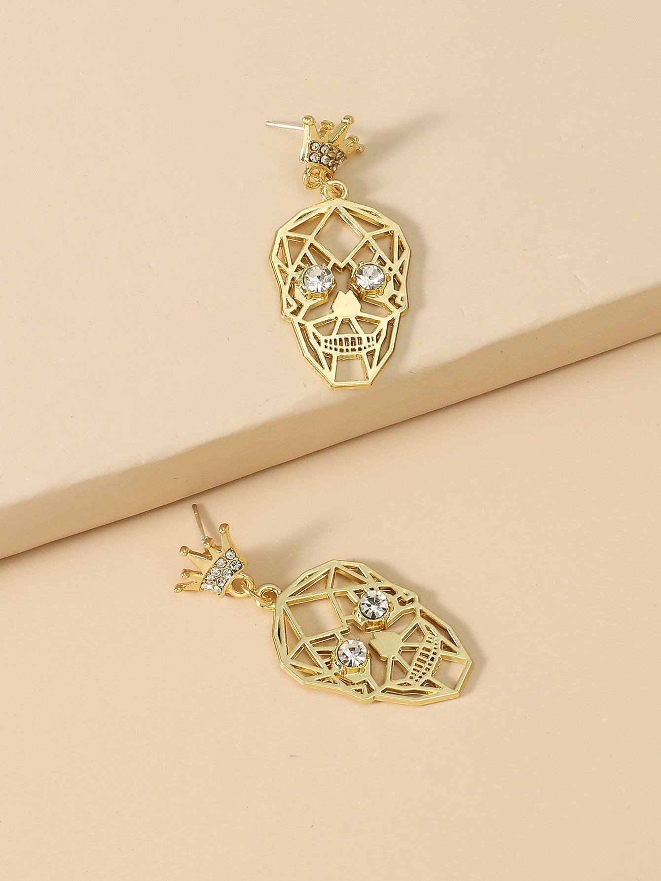 Acrylic hollow skull head with diamond earrings (Minimo de Compra 2) MYA-QiShang002