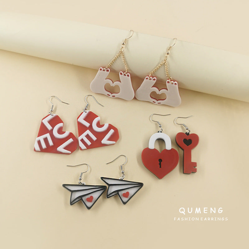 Acrylic Love Gesture Earrings (Minimo de Compra 2) MIC-QingM005