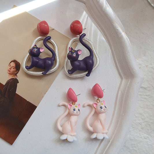 Resin cartoon cat Gigi earrings MYA-XNWE004