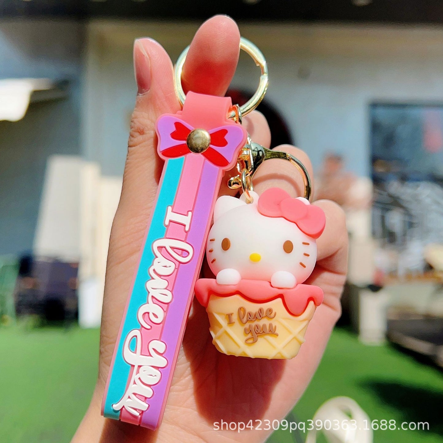 PVC cute cartoon cone keychain (Minimo de compra 2) MYA-WenC006