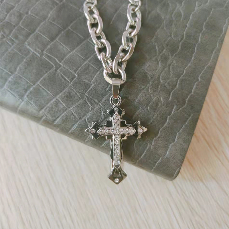 Stainless steel diamond studded cross necklace (Minimo de Compra 2)  MYA-ZhongR004