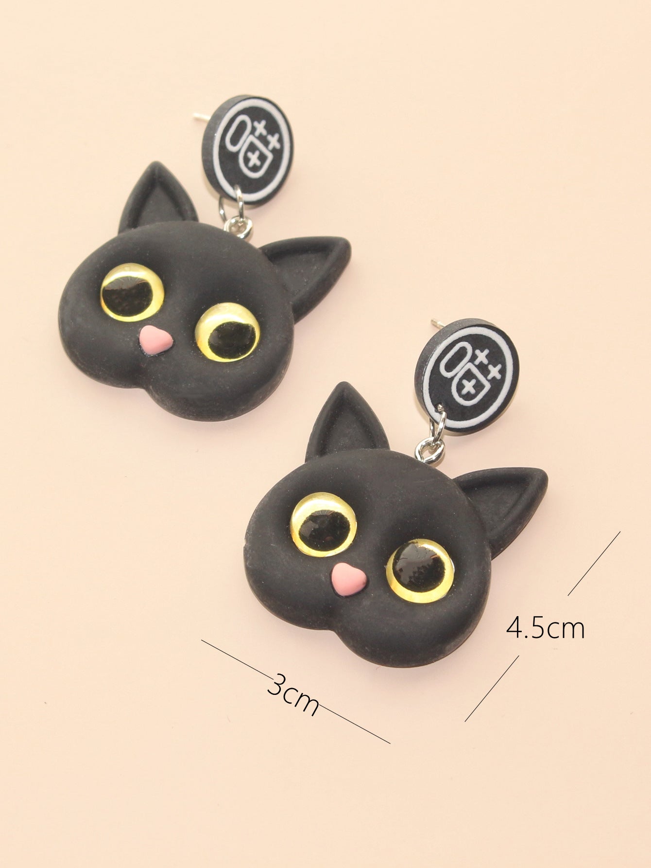 Resin cartoon doll cat earrings (Minimo de Compra 2) MIC-YiR001