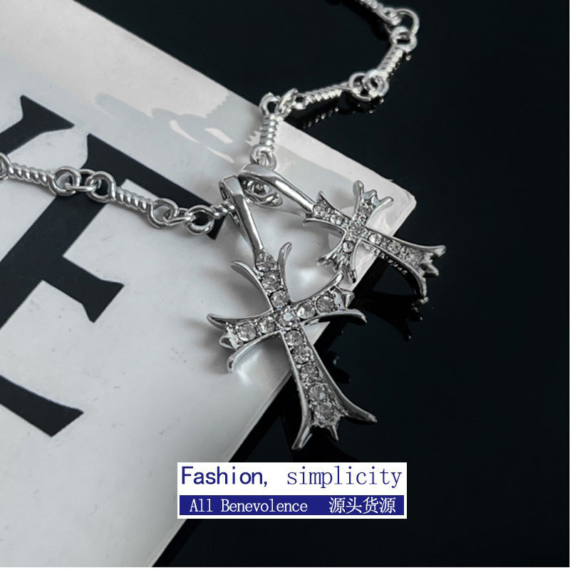 Stainless steel diamond studded cross necklace (Minimo de Compra 2)  MYA-ZhongR005