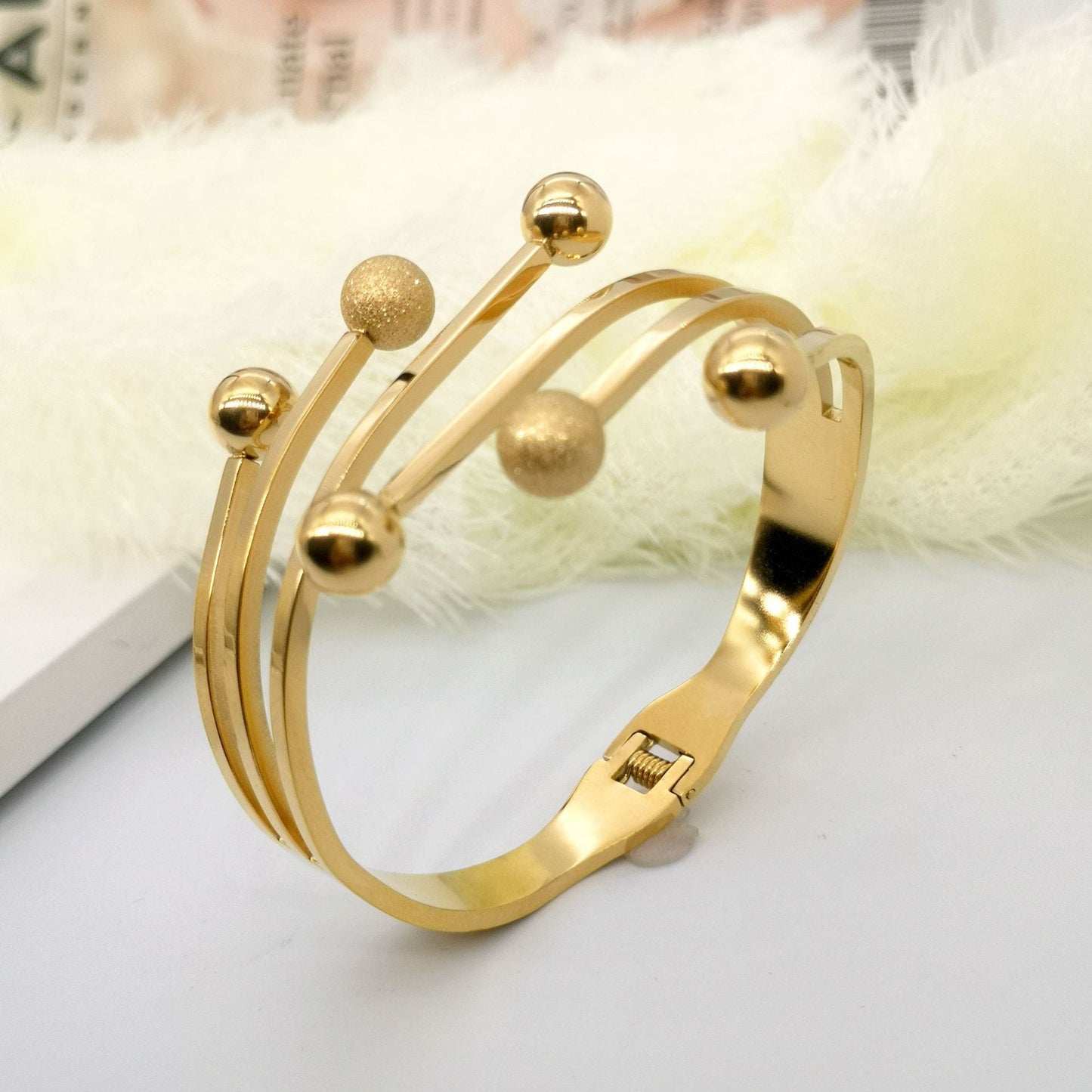 Bracelet Ball Spring Opening Stainless Steel QianH011