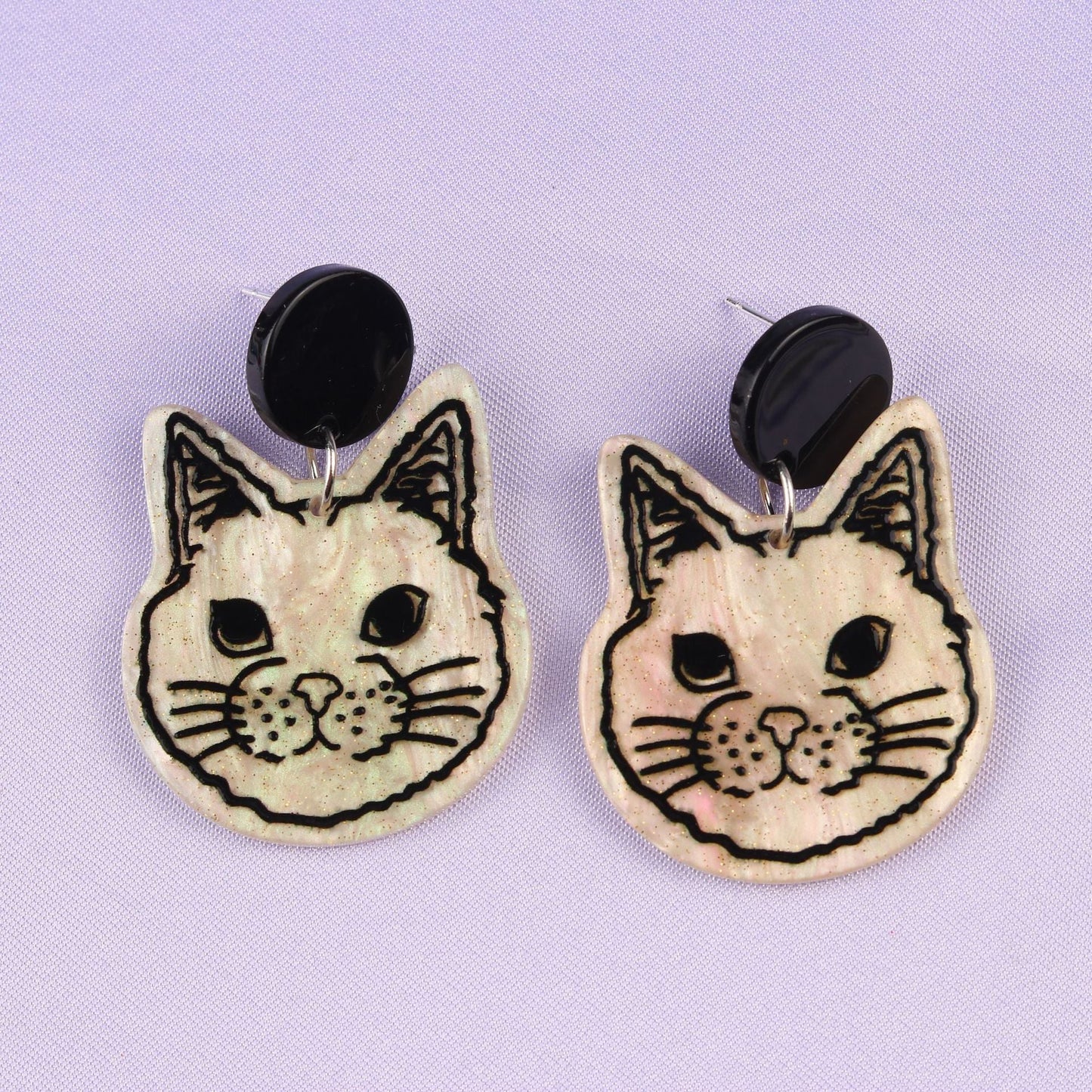 Acrylic cartoon cat earrings MIC-DuAi010