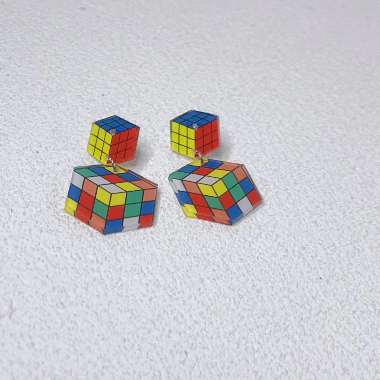 Acrylic colored personalized small magic cube earrings MIC-JiuT004