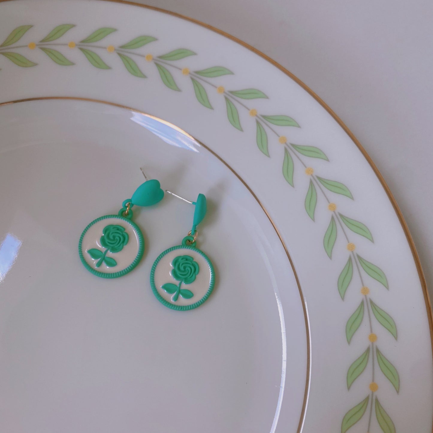 Alloy spray painted fruit green rabbit earrings (Minimo de Compra 3) MIC-BiS005