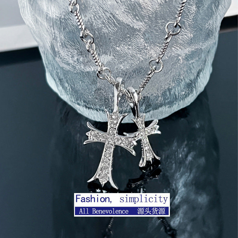 Stainless steel diamond studded cross necklace (Minimo de Compra 2)  MYA-ZhongR005