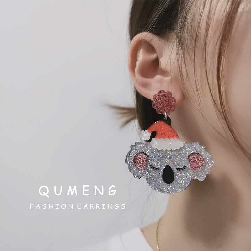 Acrylic Christmas hat koala earrings (Minimo de Compra 2) MIC-QingM012