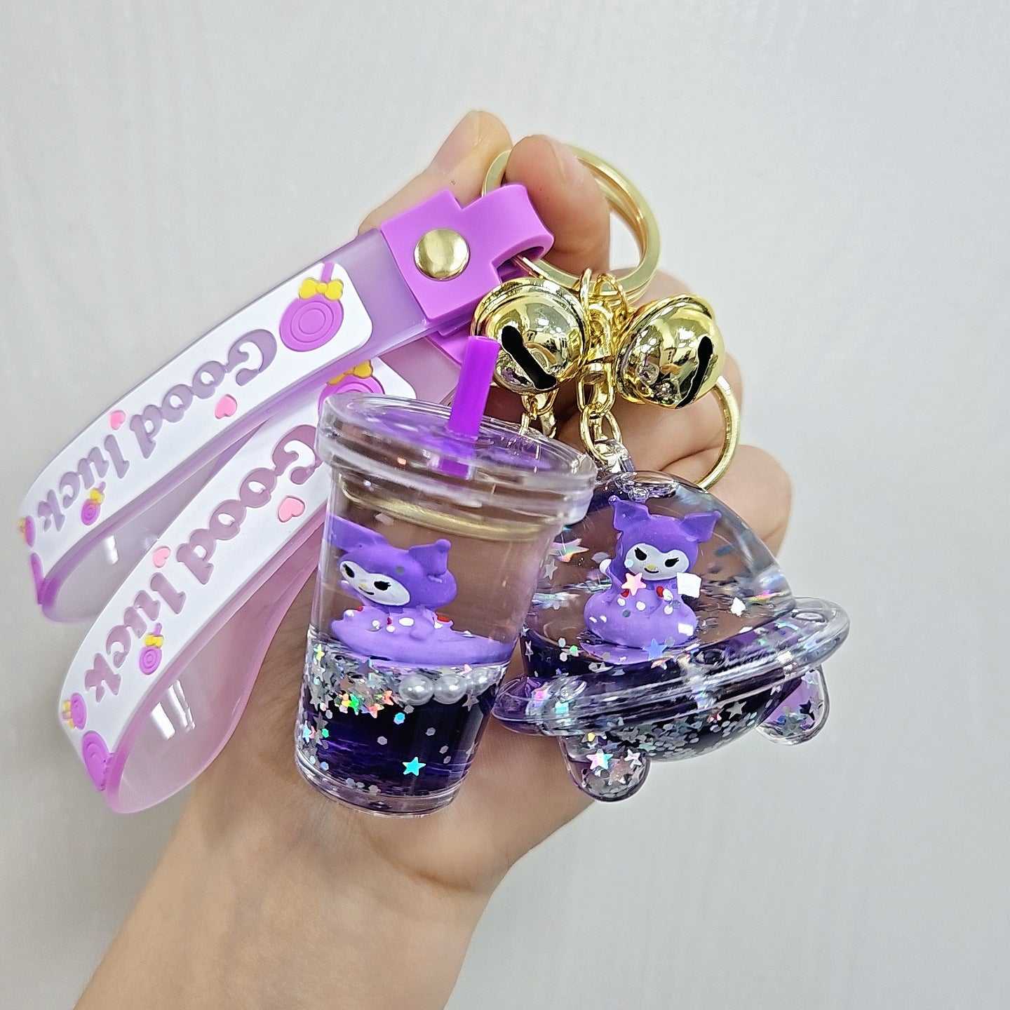 of Acrylic Keychains in Oil Sand Bottles MIC-LuoYan012