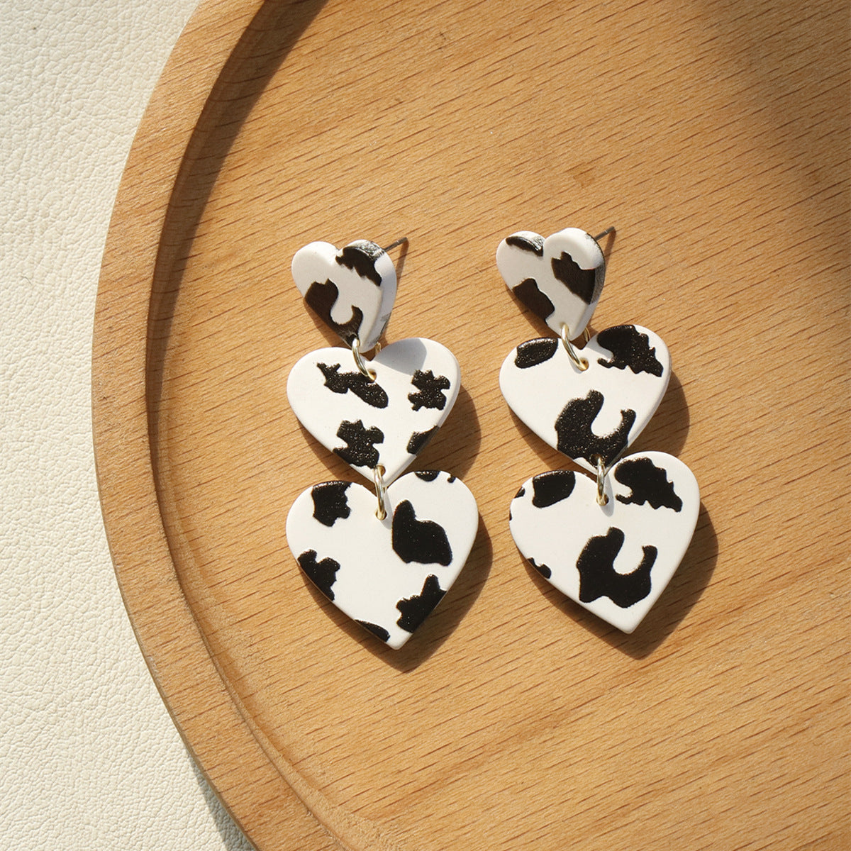 Acrylic resin cow spot earrings MIC-OuY005