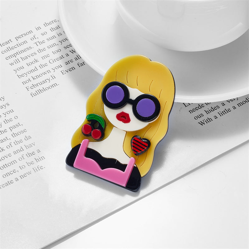 Acrylic yellow haired girl brooch MYA-XiY009