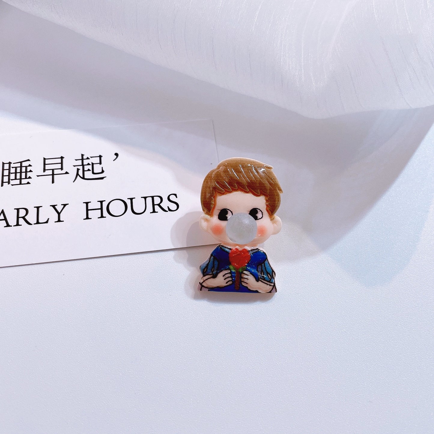 Resin cartoon boy and girl brooch MIC-KaL018