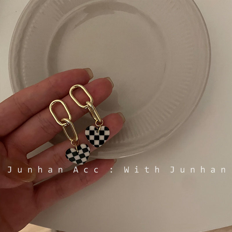 Acrylic love black and white plaid earrings MIC-JunH006