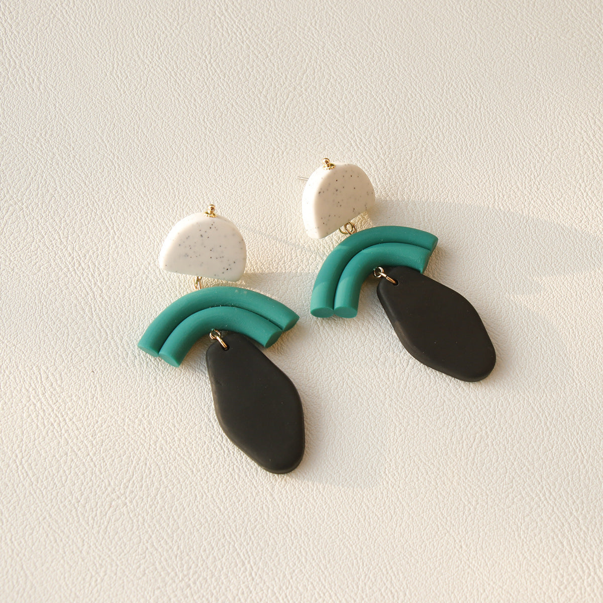 Acrylic resin clay hand made earrings MIC-OuY002