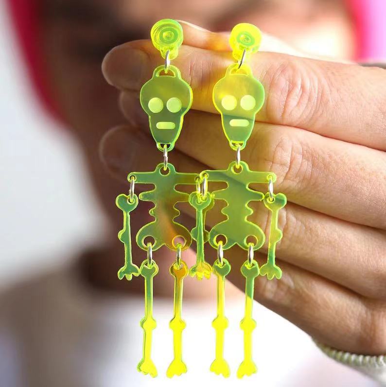 Alloy acrylic luminous skull earrings (Minimo de compra 2) MIC-AnD004