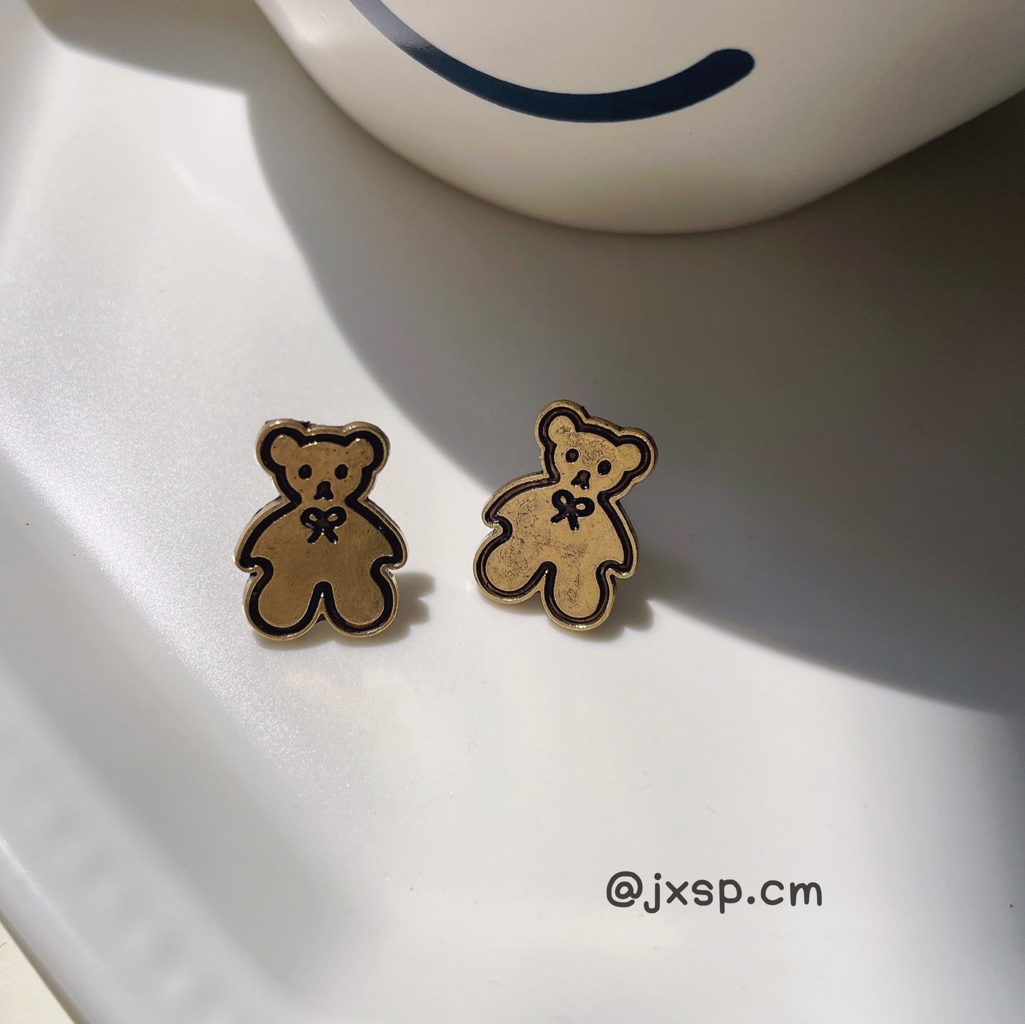 Resin Vintage Gold Bear Earrings (Minimo de Compra 2) MYA-JiX048