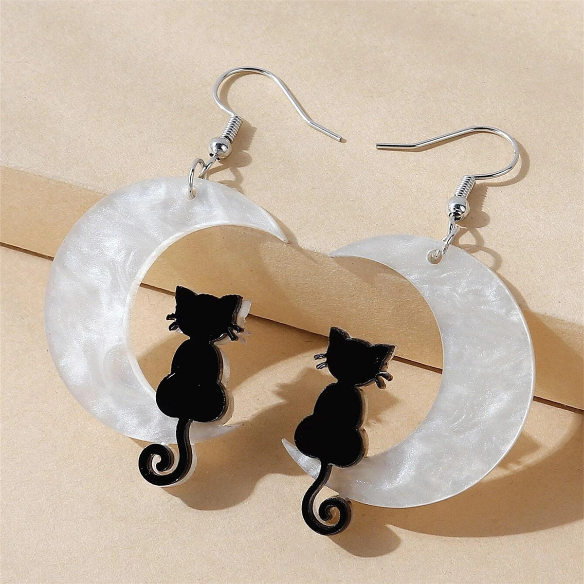 Acrylic Moon Cat Ear Studs (Minimo de compra 2) MIC-JianL001