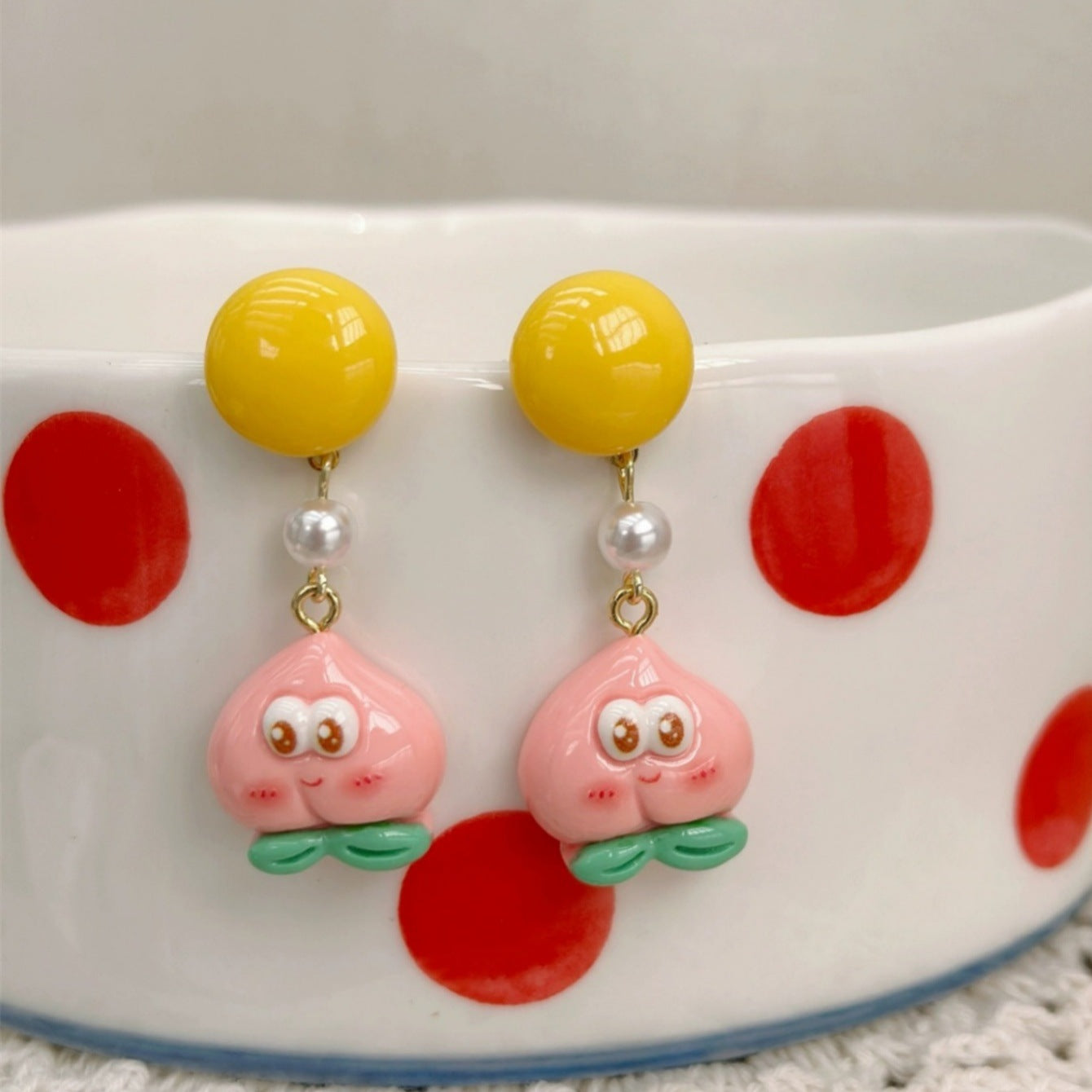 Alloy resin trendy cartoon character earrings (Minimo de compra 5) MYA-AoY014