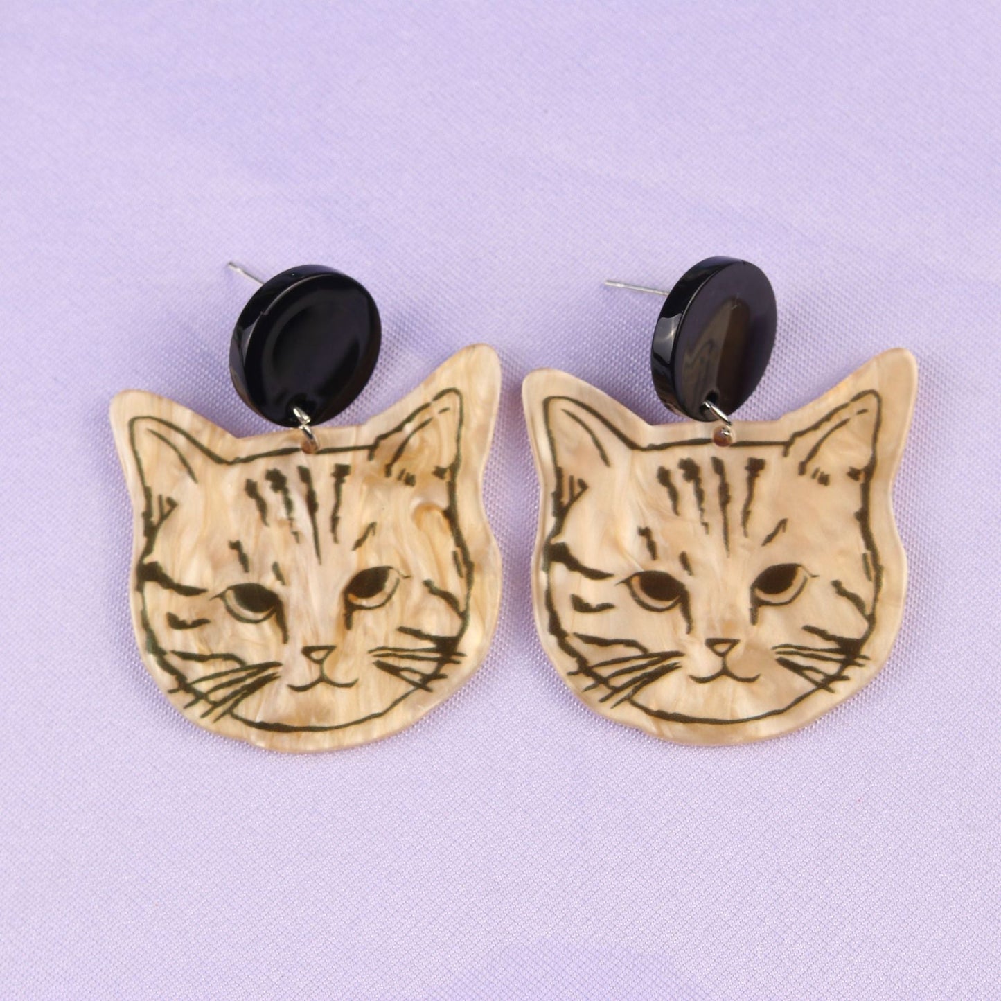 Acrylic cartoon cat earrings MIC-DuAi010