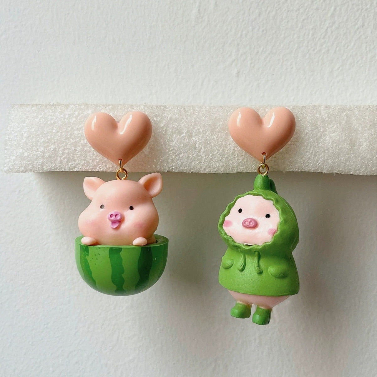 Alloy resin heart dinosaur pig earrings (Minimo de compra 5) MIC-AoY017