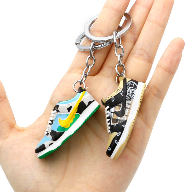 plastic trend skateboard shoes keychain (M) MIC-QLP001