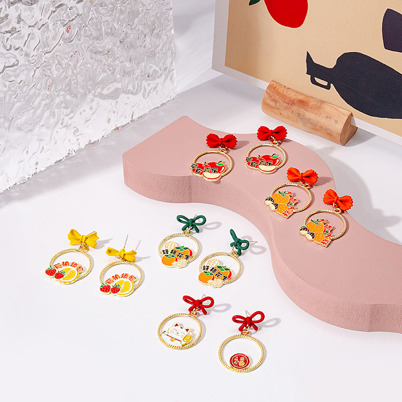 Alloy Apple Peanut Wealth Cat Earrings (Minimo de Compra 2) MIC-MDD065