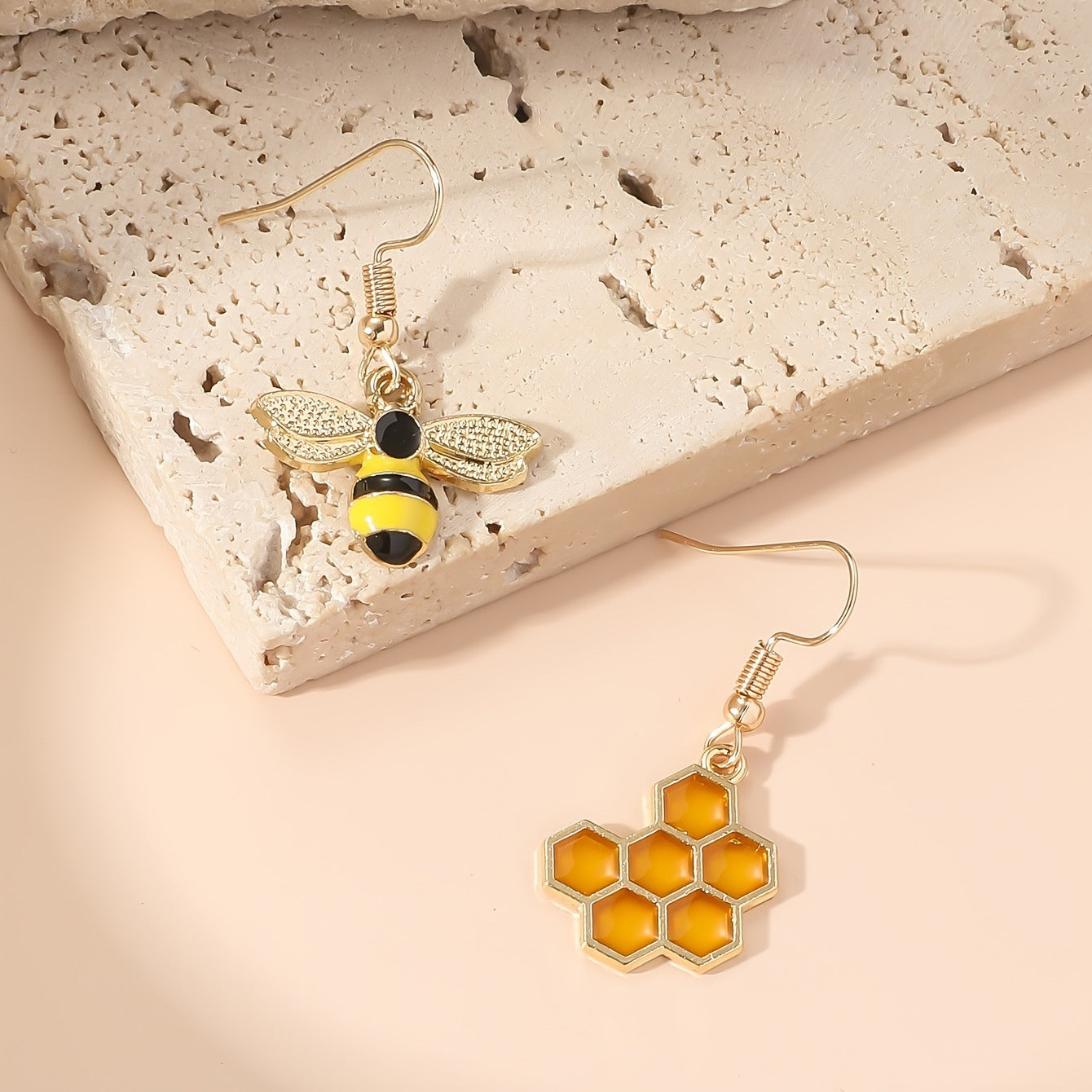 Alloy bee honeycomb earrings MIC-ZhiShang003