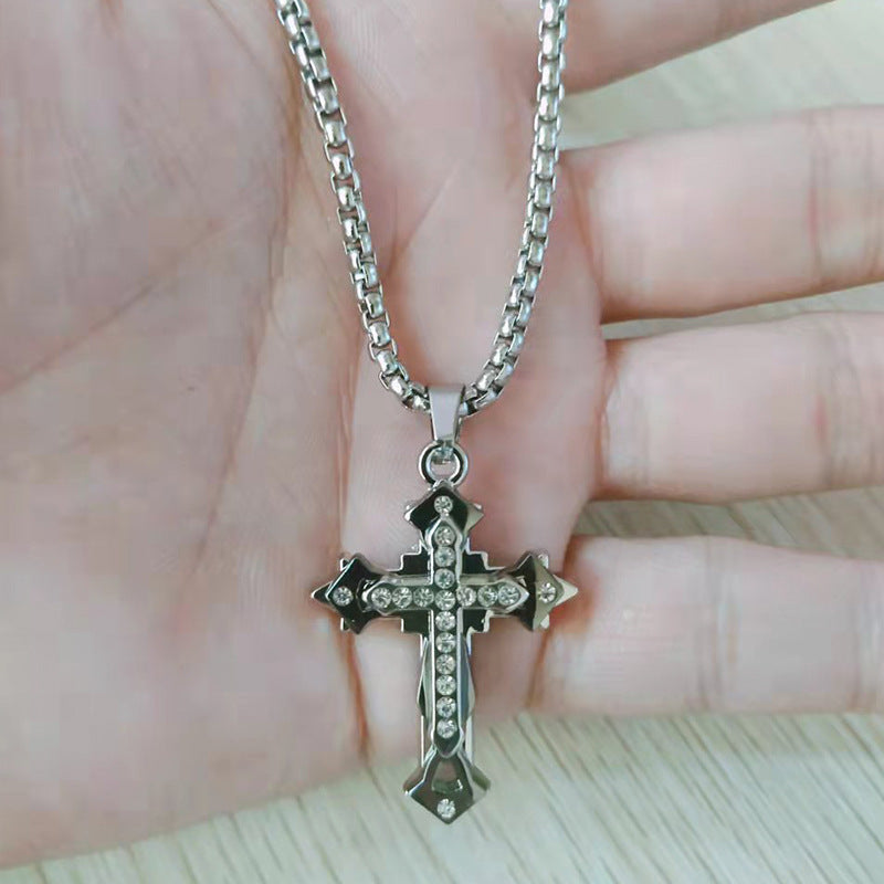 Stainless steel diamond studded cross necklace (Minimo de Compra 2)  MYA-ZhongR004