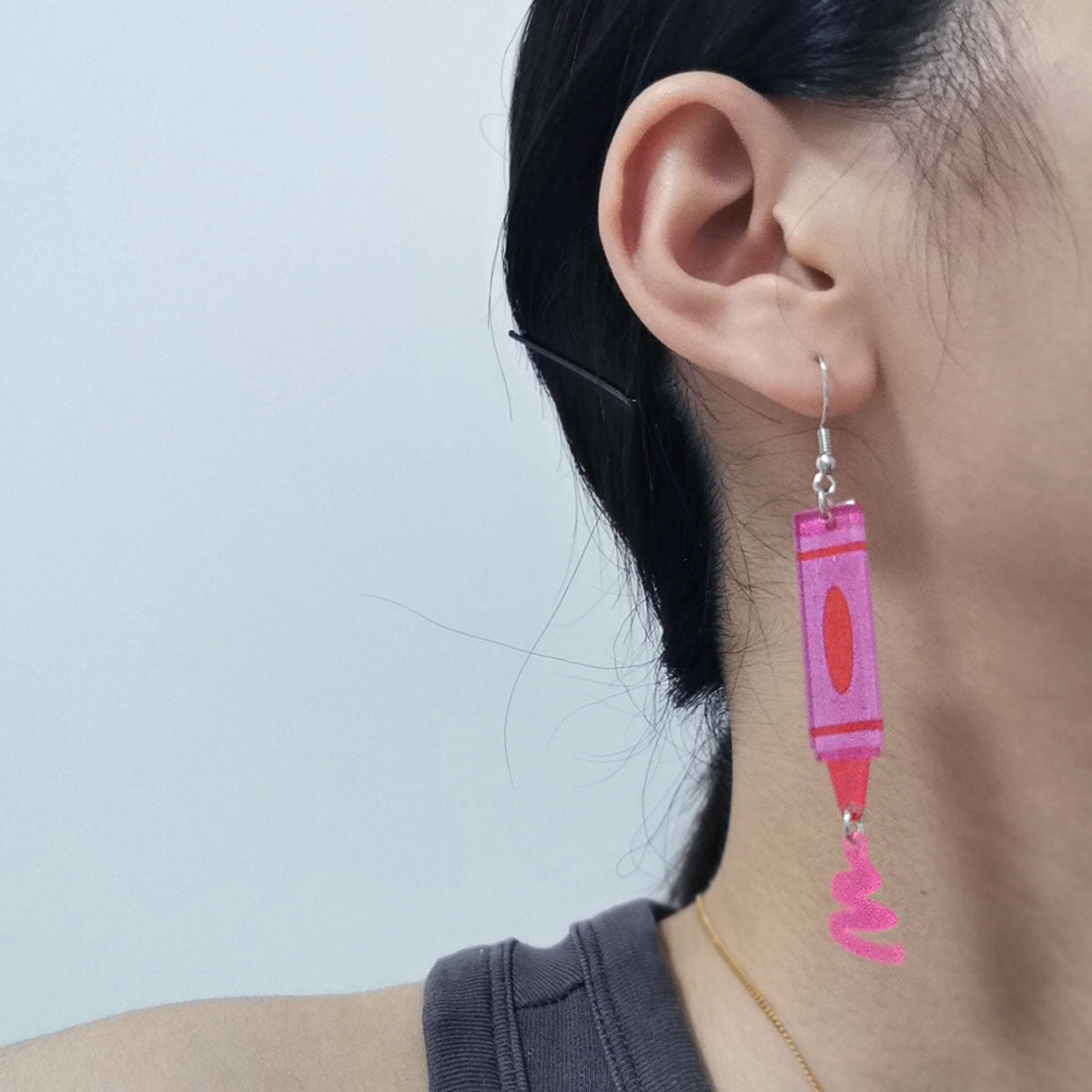 Acrylic pink crayon watercolor pen earrings (Minimo de Compra 2) MIC-QingM026