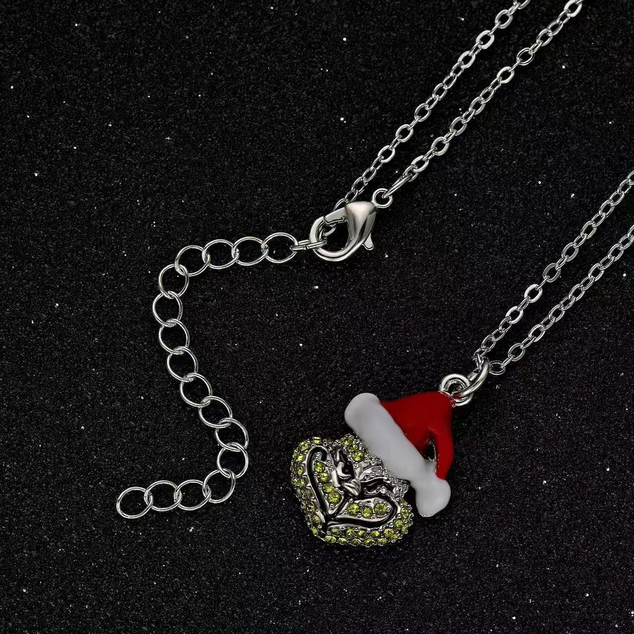 Santa Claus Red Hat Alloy Diamond Necklace Minimum order quantity ≥ 2 MYA-JunZ004