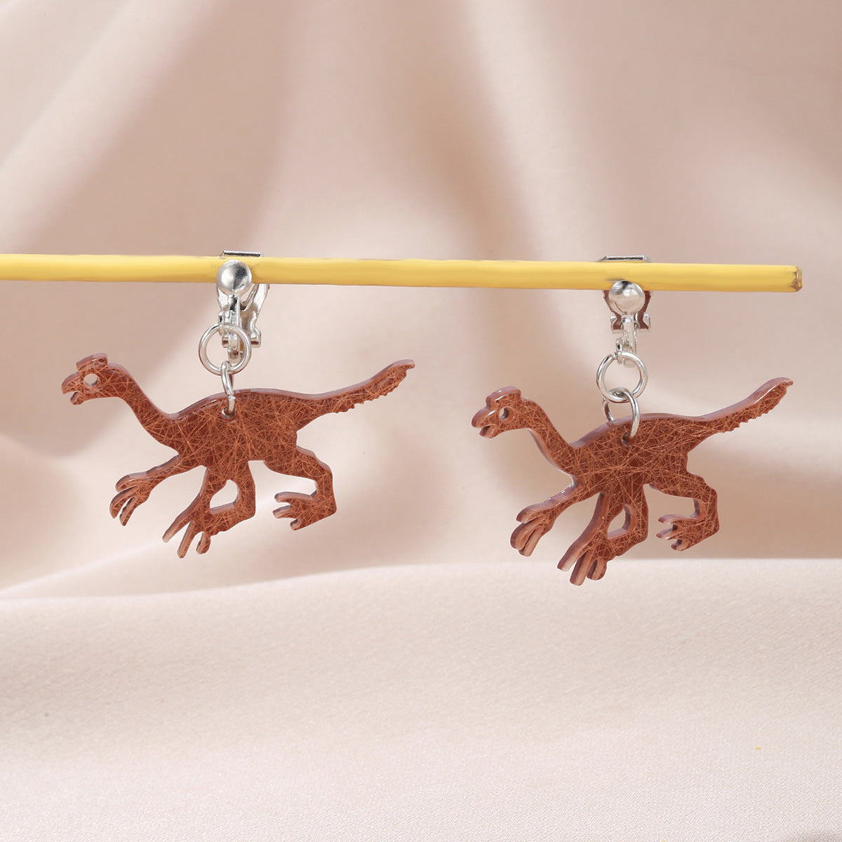 Acrylic Creative Dinosaur Earrings (Minimo de Compra 2) MIC-LiangR002